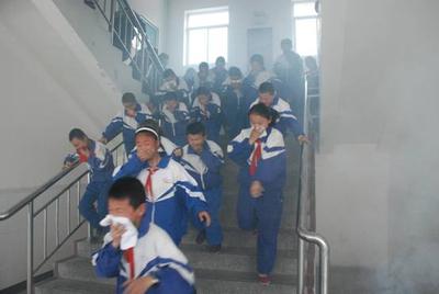 青少年火灾逃生演习-生存挑战2